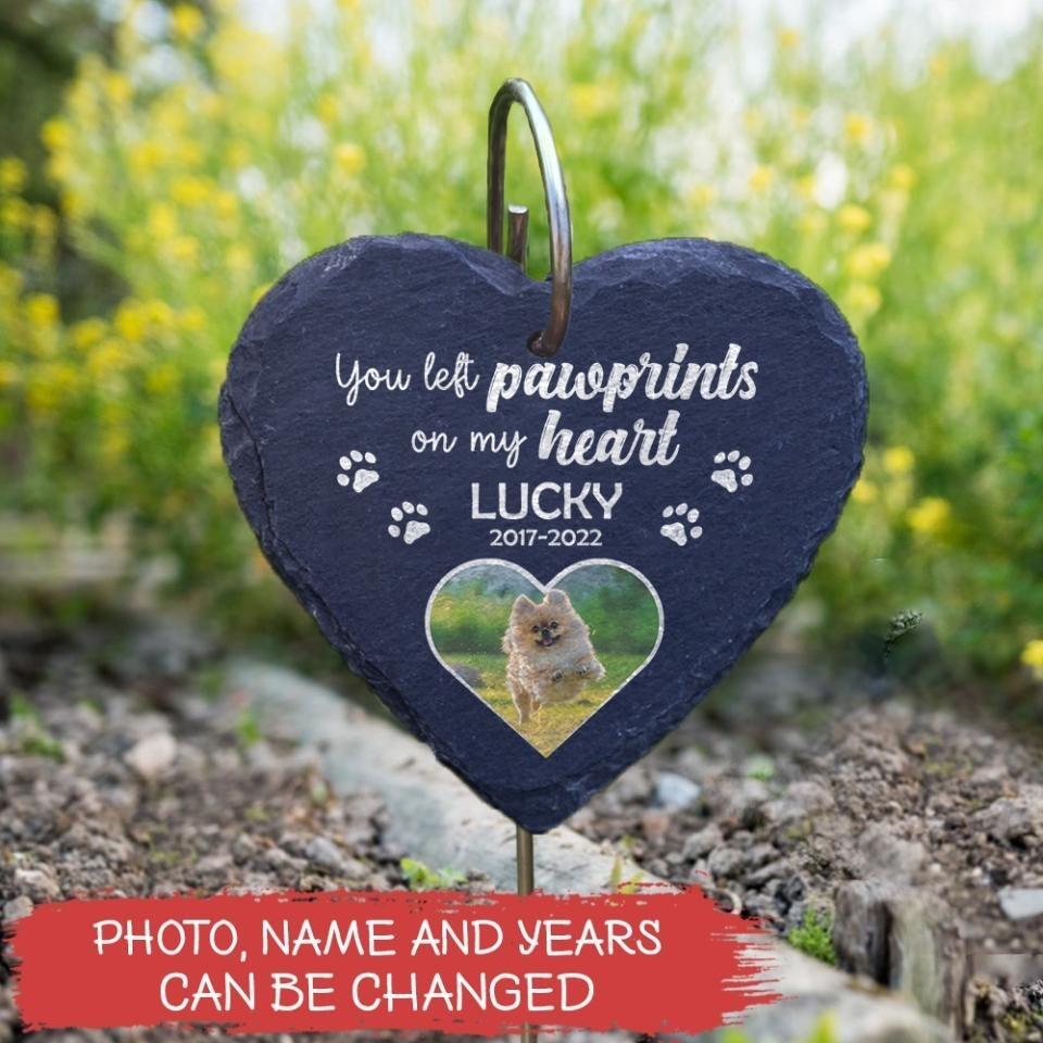 You Left Pawprints On My Hearts | Personalized Pet Memorial Garden Slate With Hook, Pet Loss Gift, Pet Bereavement Gift, Garden Memorial