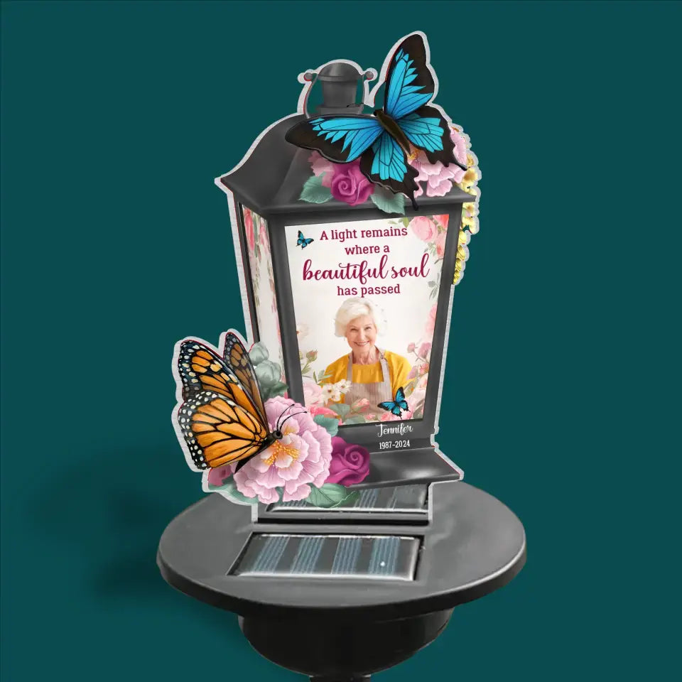 A Light Remains Where A Beautiful Soul Has Passed - Personalized Solar Light - SL10TL