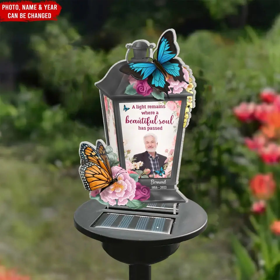 A Light Remains Where A Beautiful Soul Has Passed - Personalized Solar Light - SL10TL